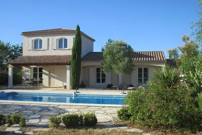Image de Belle propriété au calme avec piscine et jardin en Provence
