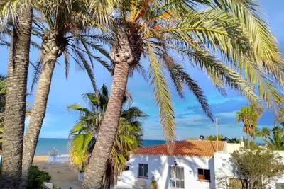 Image de Villa directement sur la plage de sable dans la belle ville côtière de Denia.