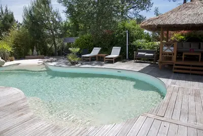 Image de Belle villa vue golf superbe piscine balnéo belles prestations