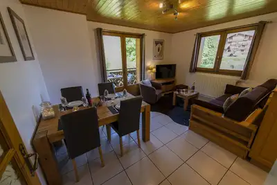 Image de Appartement en plein centre et au pied des pistes - 40m des remontées mécaniques