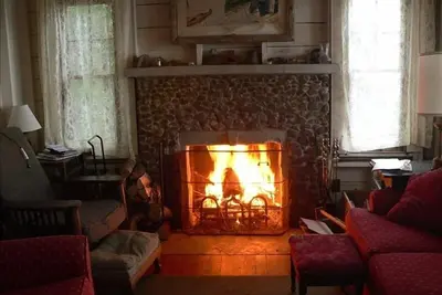 Image de Kayaks, aigles, phoques, le tout avec une plage privée et un chalet sur l'océan!