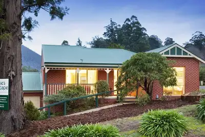 Image de Escape Annie Warburton