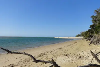 Image de Beachfront Rest - Absolute Beachfront!