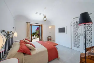 Image de Villa Bideri: un front de mer 6/8 à coucher dans le diamant blanc sur la côte amalfitaine