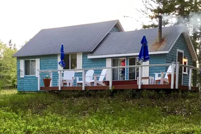 Image de Une petite, rustique et privé chalet. idéal pour les couples ou une petite famille.