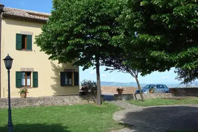 Image de Maison de campagne médiévale avec vue panoramique, emplacement unique