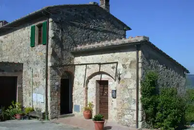 Image de Belle maison de campagne restaurée avec vue dégagée près de Sienne