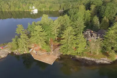 Image de Lac Joseph Luxury Retreat