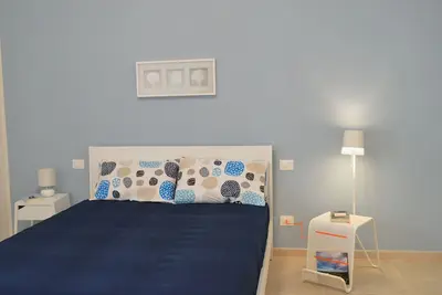 Cet appartement climatisé avec terrasse.