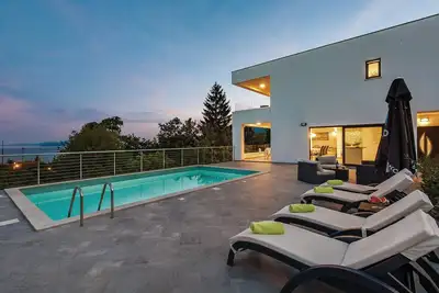 Belle maison à Matulji avec jacuzzi