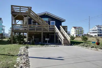 Image de Lot semi en bord de mer, 3ème maison à l'arrière et 100% rénovée, vue sur l'océan et le son