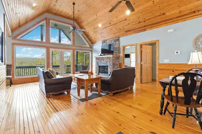 Image de Lake Area, Chalet, à proximité de la piscine et rampe