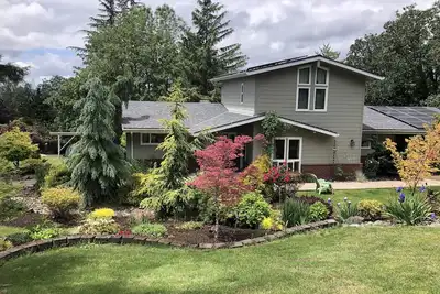 Image de Quartier calme à 2 milles au sud du centre-ville. Grande maison pouvant accueillir 6-8 personnes.
