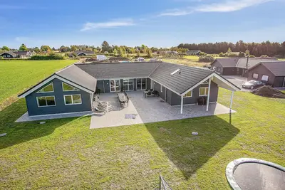 Image de Superbe maison à Stege avec sauna