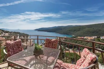 Image de Bel appartement de 2 chambres à Rabac