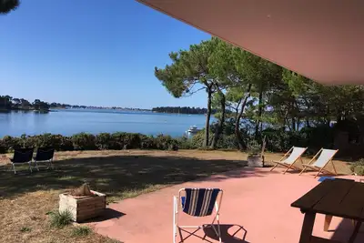 Image de Plain pied avec vue panoramique sur le golfe du Morbihan et accès à la plage