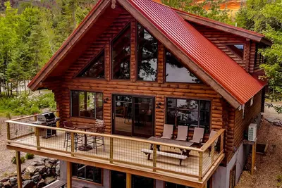 Image de Nouveau pour 2018! Cabine de réunion de famille sur le lac Vermilion