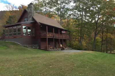 Image de Belle, calme rivière Voir la cabine pour des vacances parfaites Get Away