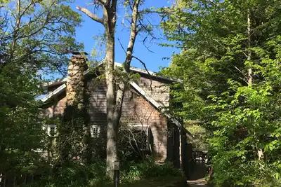 Image de Maison unique à Woods près de Craigville Beach, Centreville, famille et animaux acceptés