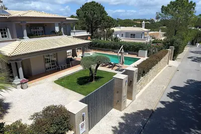 Image de Charmante Villa Exceptionnelle en Algarve, Portugal. À seulement 5 minutes de la plage.