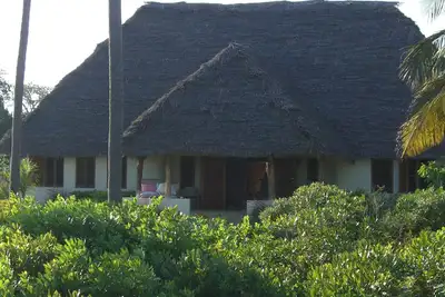 Image de Excl. Villa plage, 50 m de la mer, le personnel, 7000 m2 de jardin, baie idyllique