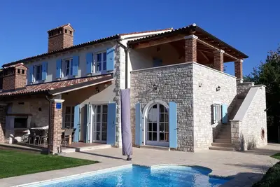 Image de Villa de luxe avec piscine et vue sur la mer pour 8-10 personnes