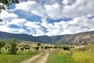 Image de Retraite dans le confort tranquille niché dans la base des montagnes Big Horn