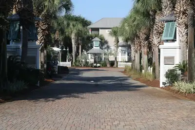 Image de Family Friendly, Great Location!