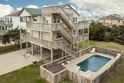 Image de Grande maison et emplacement! ! Tarifs raisonnables!
