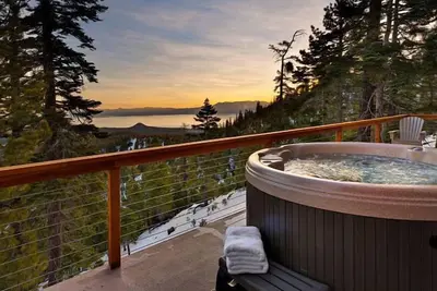 Image de Heavenly Ski-Out Luxueux Condo!