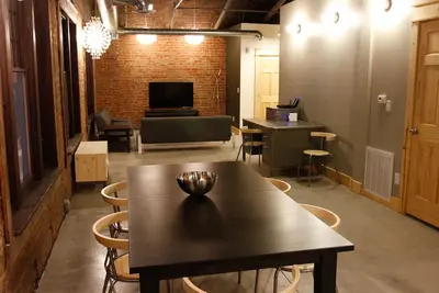 Image de Loft moderne sur Historic 25th Street