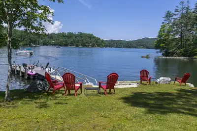 Image de Luxury Lakefront Lodge avec ponton privé et Canoë