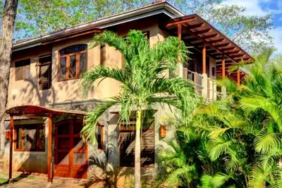 Image de Luxe tropical moderne tout au long