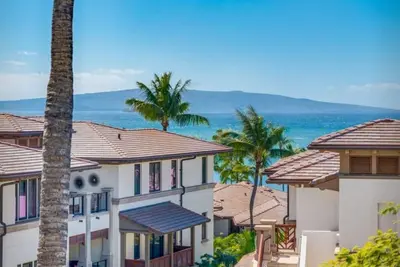 Image de Aloha Kai Suite à Wailea Beach Villas. Penthouse 205. Vue sur l'océan. 3 Br / 3 Ba