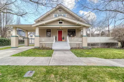 Image de Walla Walla 4br maison. Marcher au centre-ville et plus. Dog Friendly. Aucun frais d'animal de compagnie.