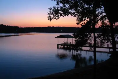 Image de Summer Haven at Lake Martin 3 Bedroom. 3 Full Baths. Beach