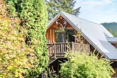 Image de The Wedge Mountain Suite - Escapade en montagne rustique