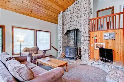 Image de Sport Chalet dispose de 3 chambres, 3 salles de bains