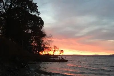 Image de Sunrise to Sunset Lakehouse Location Notre front de mer Happy Place!