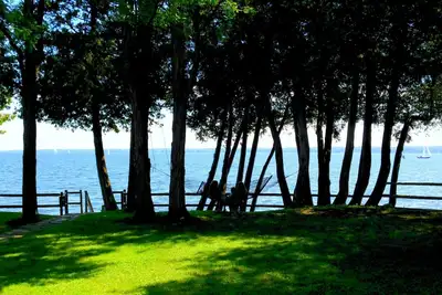 Image de Superbe vue directe sur le lac Champlain: retraite authentique de la cabine Adk