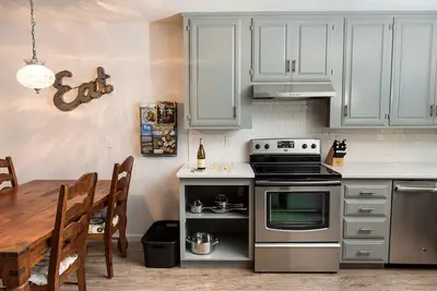 Image de Park Street Guest Cottage-2 Bd / 2 Bth, accessible Ă pied jusqu'Ă la rue principale Ă Carlton.