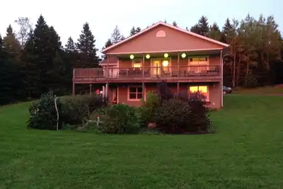 Image de Toronto Valley Getaway Home & Hot Tub (18 août au 24 août) SPÉCIAL Disponible! !