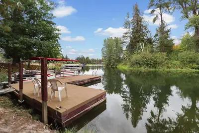 Image de Nouvelle liste! Stunning Waterfront Home, ouvertures disponibles