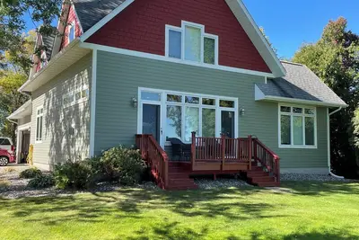Image de Maison familiale sur North Long Lake! Idéal pour la pêche, la navigation de plaisance et la détente!