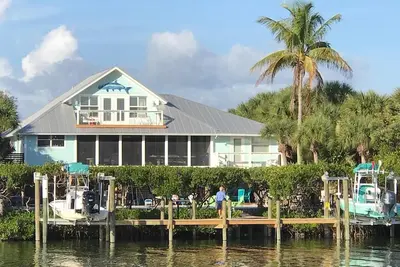 Image de Le paradis des îles de Floride! Piscine, quai, bar au bord de la piscine et télévision. Proche de la plage.