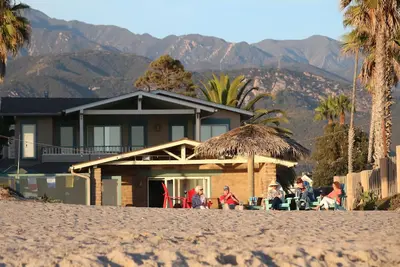 Image de Sur le sable, 4 Chambre Beach House!