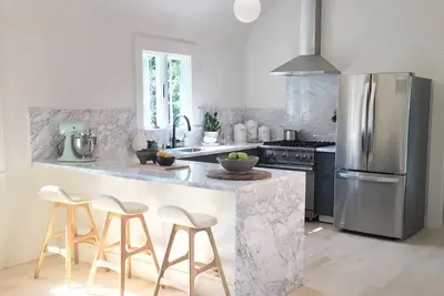 Image de Cottage scandinave moderne et lumineux à Berkeley