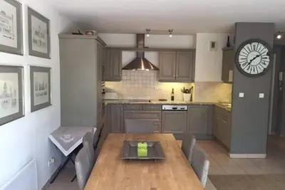 Image de Appartement 2 Chambres avec Parking et Ascenseur à Lourmarin