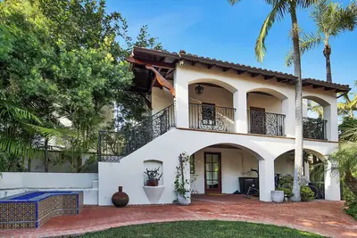 Image de Emplacement, emplacement, emplacement! ! ! ! Situé Au Coeur De Beverly Hills