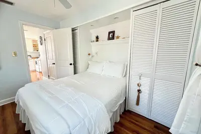 Image de Adorable centre-ville de Dunedin Coral Cottage - les chiens, les promenades et tellement mignon